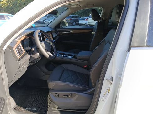 Used 2026 Volkswagen Atlas SE AWD/4WD image 9