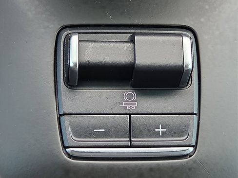 Used 2025 GMC Sierra 1500 AT4 AWD/4WD image 17