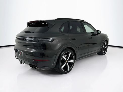 Certified 2025 Porsche Cayenne GTS AWD/4WD image 7