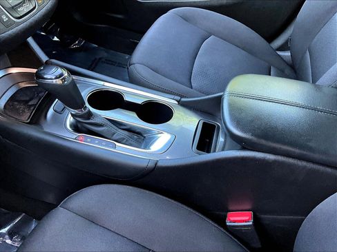 Used 2016 Chevrolet Malibu LT FWD image 18