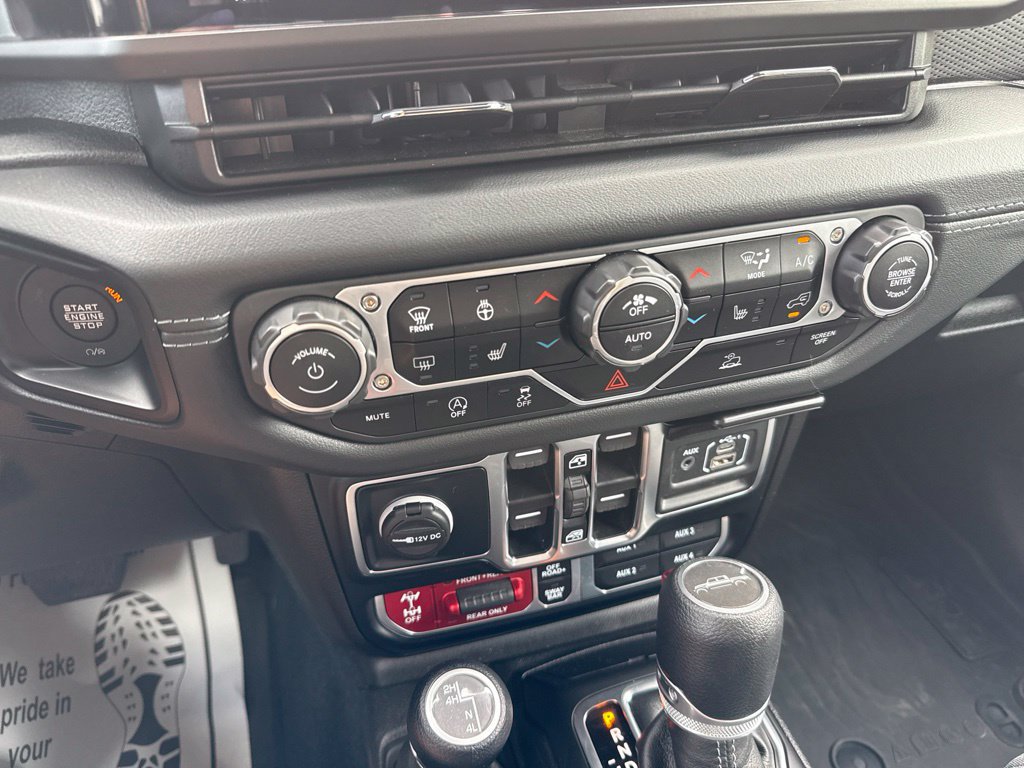 Used 2024 Jeep Gladiator Rubicon w/ Technology Group AWD/4WD image 31