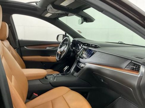 Used 2020 Cadillac XT5 Premium Luxury w/ LPO, Floor Liner Package image 23