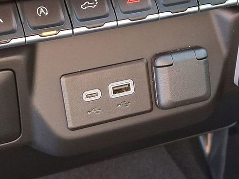 Used 2024 Chevrolet Silverado 1500 Custom image 28