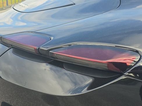 Used 2021 Ferrari Roma image 9