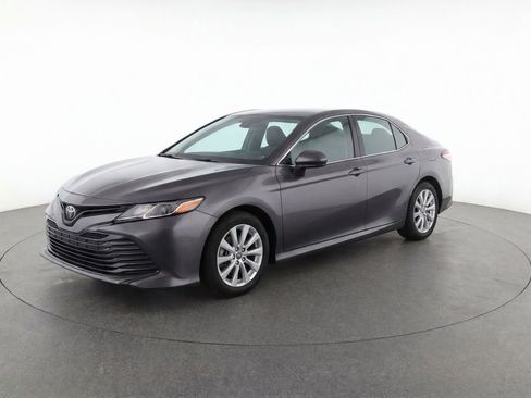 Certified 2018 Toyota Camry LE FWD image 1