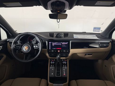 New 2025 Porsche Macan image 21