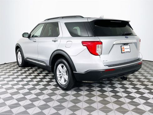 Used 2020 Ford Explorer XLT image 6