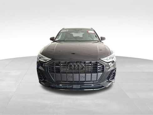 Certified 2025 Audi Q3 2.0T Premium w/ Convenience Package image 2