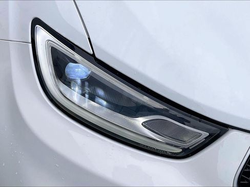 Used 2023 Chrysler Pacifica Pinnacle FWD image 28