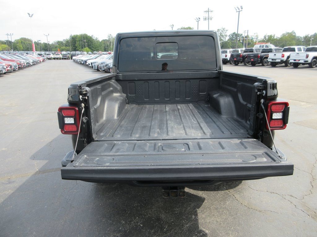 Used 2020 Jeep Gladiator Overland AWD/4WD image 7