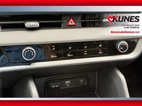 Used 2025 Kia Sportage LX AWD/4WD image 29
