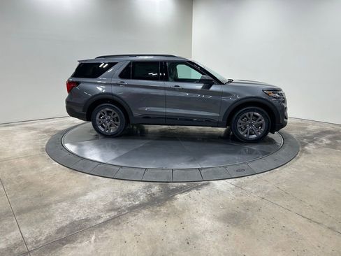 New 2026 Ford Explorer Active w/ Active Comfort Package image 5