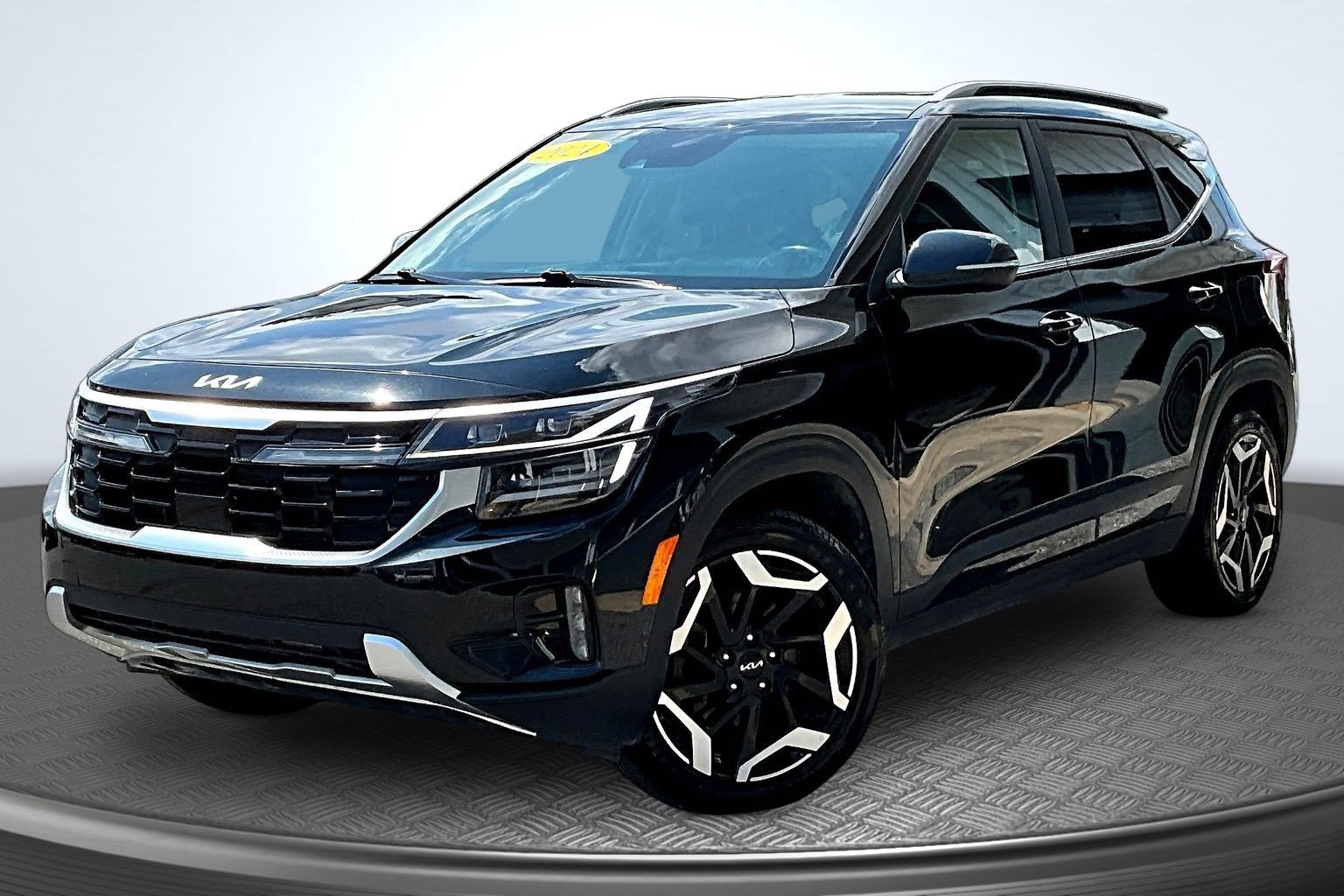 Used 2024 Kia Seltos SX AWD/4WD image 1