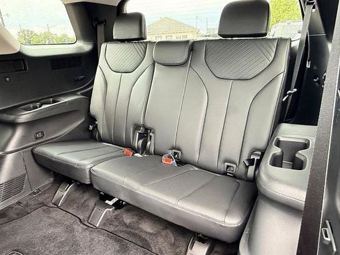 Used 2025 Hyundai Palisade SEL FWD image 19