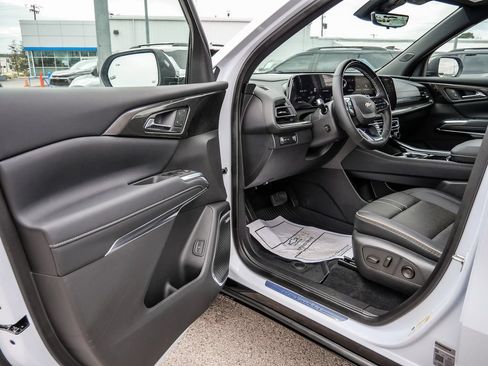 New 2026 Chevrolet Traverse High Country w/ LPO, Floor Liner Package FWD image 29