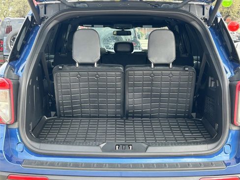 Used 2022 Ford Explorer ST image 14