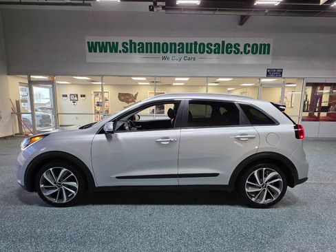 Used 2018 Kia Niro Touring image 11