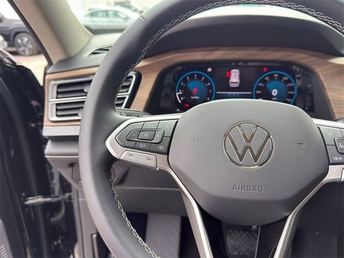 New 2026 Volkswagen Atlas SE image 14