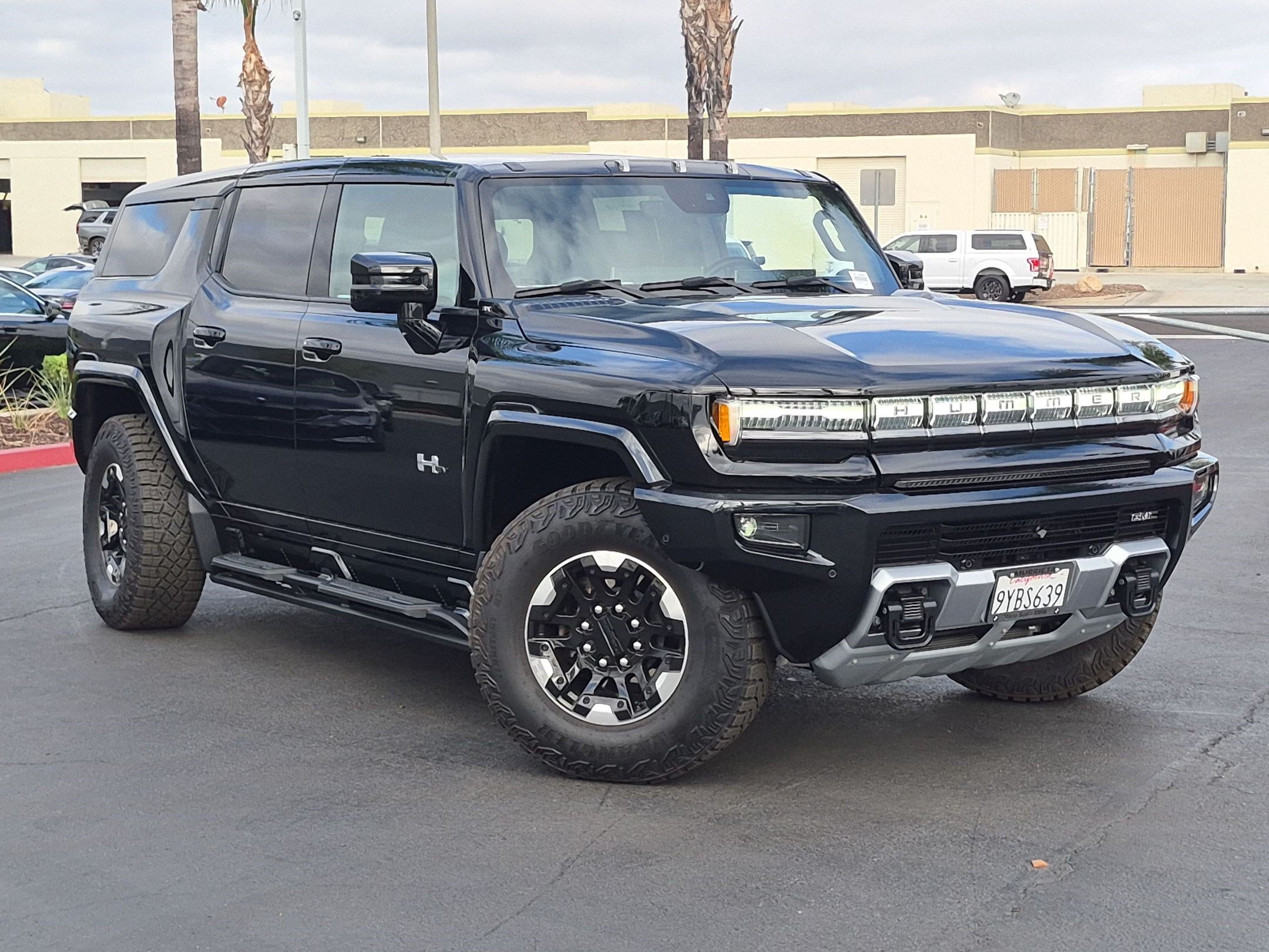 Used 2024 GMC Hummer EV 3X w/ Extreme Off-Road Package AWD/4WD image 2