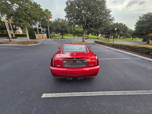 Used 2004 Cadillac XLR RWD image 14