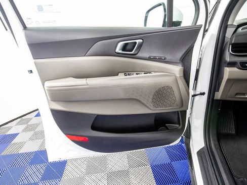 Used 2025 Kia Carnival SX FWD image 15