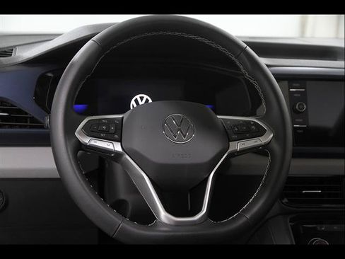 Used 2023 Volkswagen Taos SE w/ Panoramic Sunroof Package AWD/4WD image 7