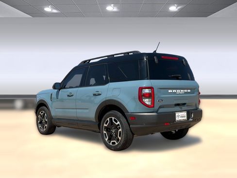 Used 2022 Ford Bronco Sport Outer Banks w/ Tech Package AWD/4WD image 3