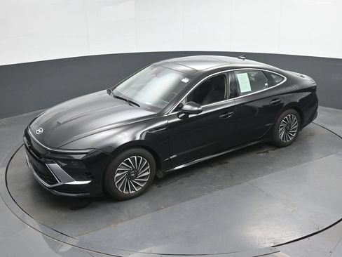 Used 2025 Hyundai Sonata Limited FWD image 35