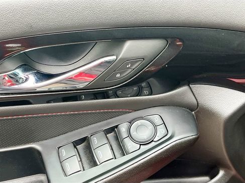 Used 2023 Chevrolet Traverse RS image 18