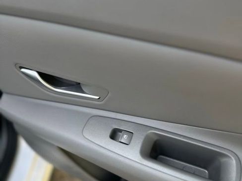 Certified 2025 Hyundai Elantra SEL FWD image 15