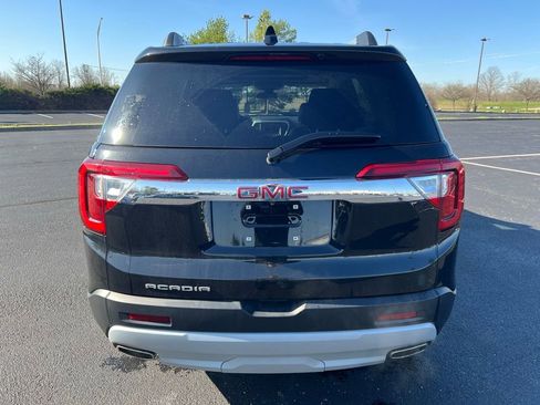 Used 2023 GMC Acadia SLT w/ Preferred Package image 4
