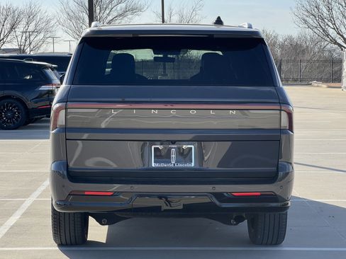 Certified 2025 Lincoln Navigator L Black Label image 8