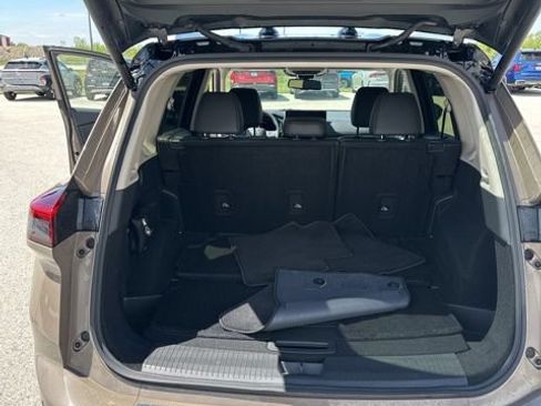 Used 2025 Nissan Rogue SL w/ Tech Package AWD/4WD image 12