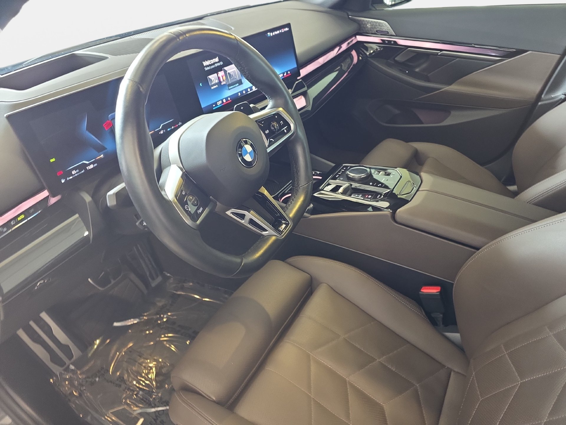 Used 2024 BMW 540i xDrive w/ Premium Package AWD/4WD image 16