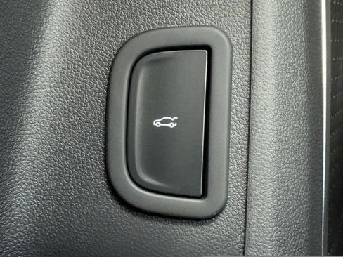Used 2026 Chevrolet Traverse Z71 w/ Enhanced Driving Package AWD/4WD image 35
