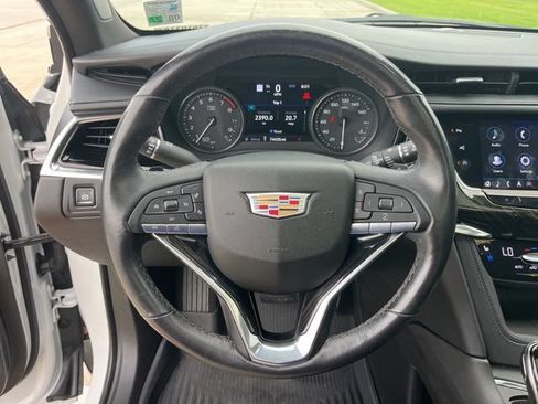Used 2020 Cadillac XT6 Premium Luxury FWD image 19