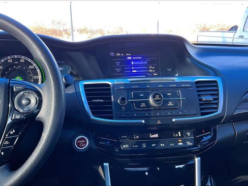 Used 2017 Honda Accord Hybrid Sedan image 7