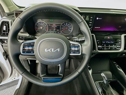 Used 2022 Kia Sorento S FWD image 11