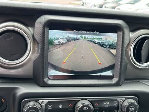 Used 2020 Jeep Wrangler Unlimited Sahara AWD/4WD image 14