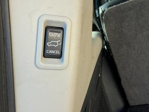 Used 2013 Nissan Armada Platinum AWD/4WD image 10