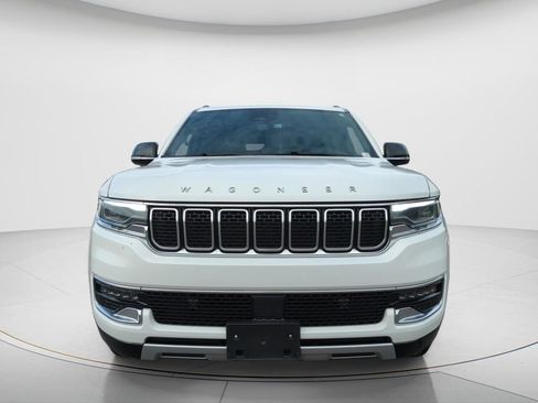 Used 2023 Jeep Wagoneer L Series II AWD/4WD image 2