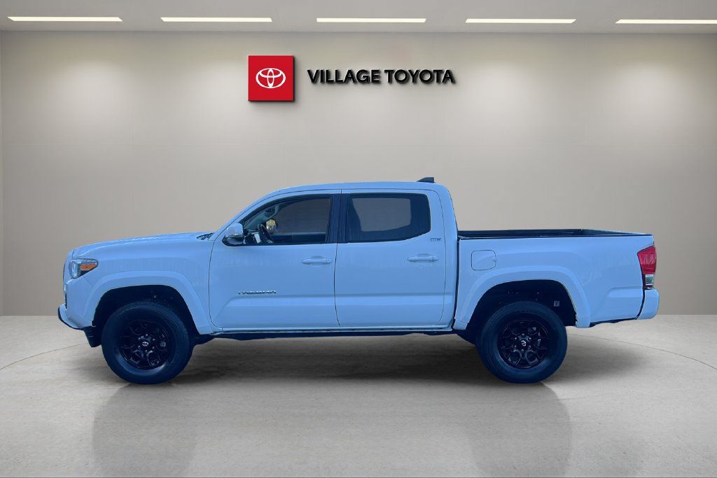 Certified 2022 Toyota Tacoma SR5 w/ Technology Package RWD image 2