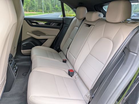 Used 2025 Porsche Macan 4 Electric AWD/4WD image 20