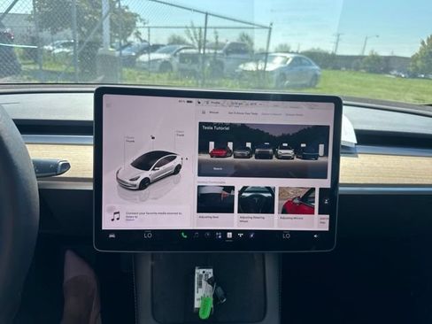 Used 2023 Tesla Model 3 Standard Range RWD image 8