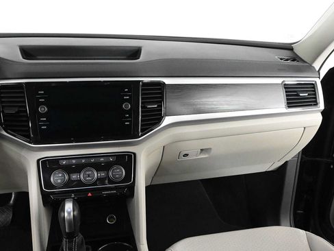 Certified 2023 Volkswagen Atlas SE w/ Panoramic Sunroof Package FWD image 17