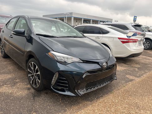 Used 2018 Toyota Corolla SE FWD image 9
