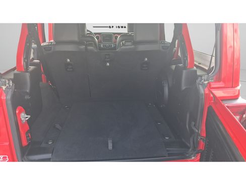 Used 2018 Jeep Wrangler Unlimited Rubicon w/ Dual Top Group AWD/4WD image 34