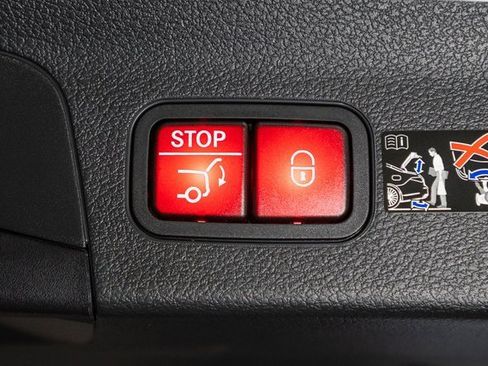 New 2026 Mercedes-Benz GLS 450 4MATIC image 38