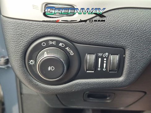 Used 2016 Jeep Cherokee Trailhawk w/ Leather Interior Group AWD/4WD image 25