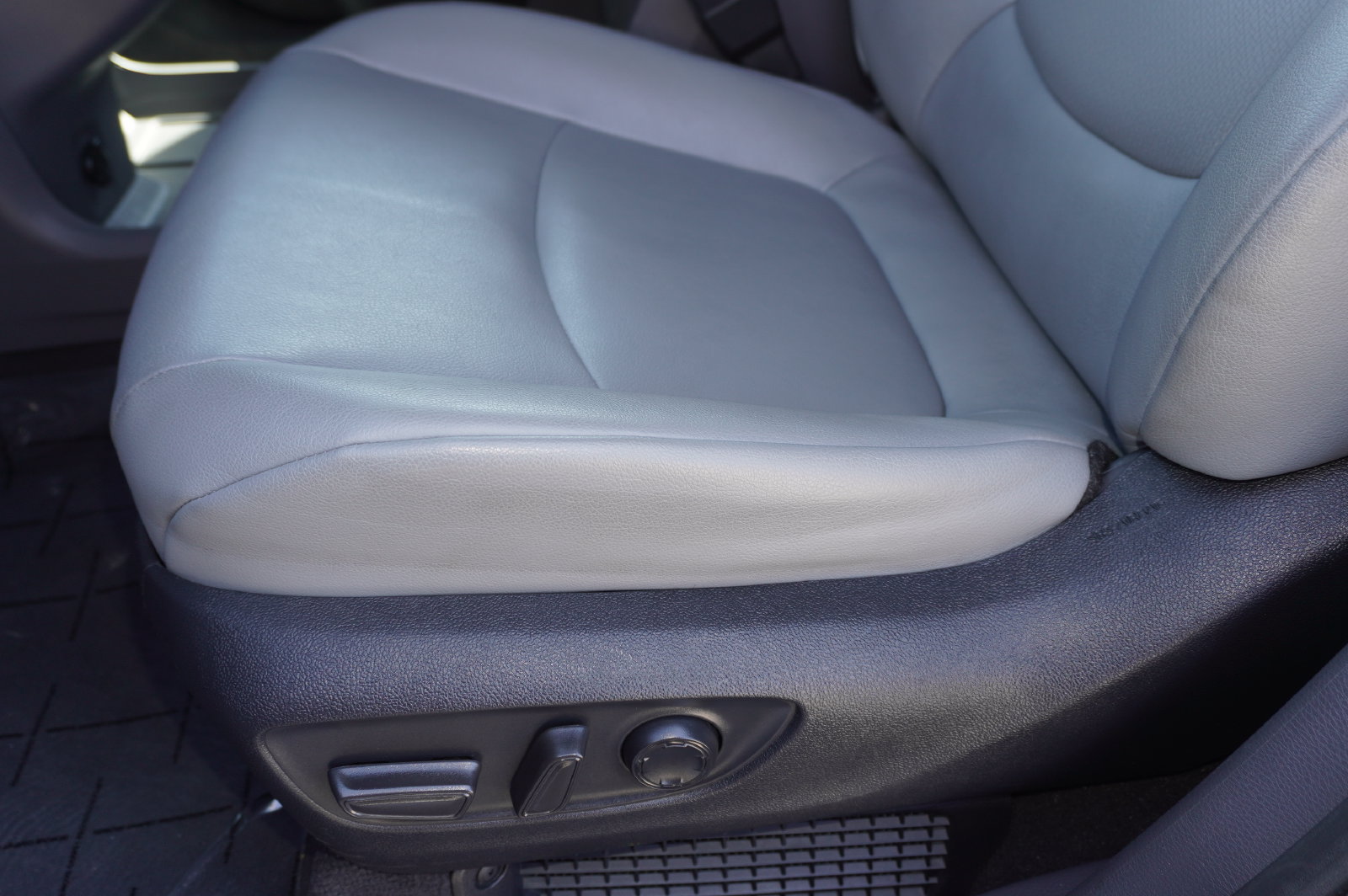 Certified 2023 Toyota Sienna XLE FWD image 15